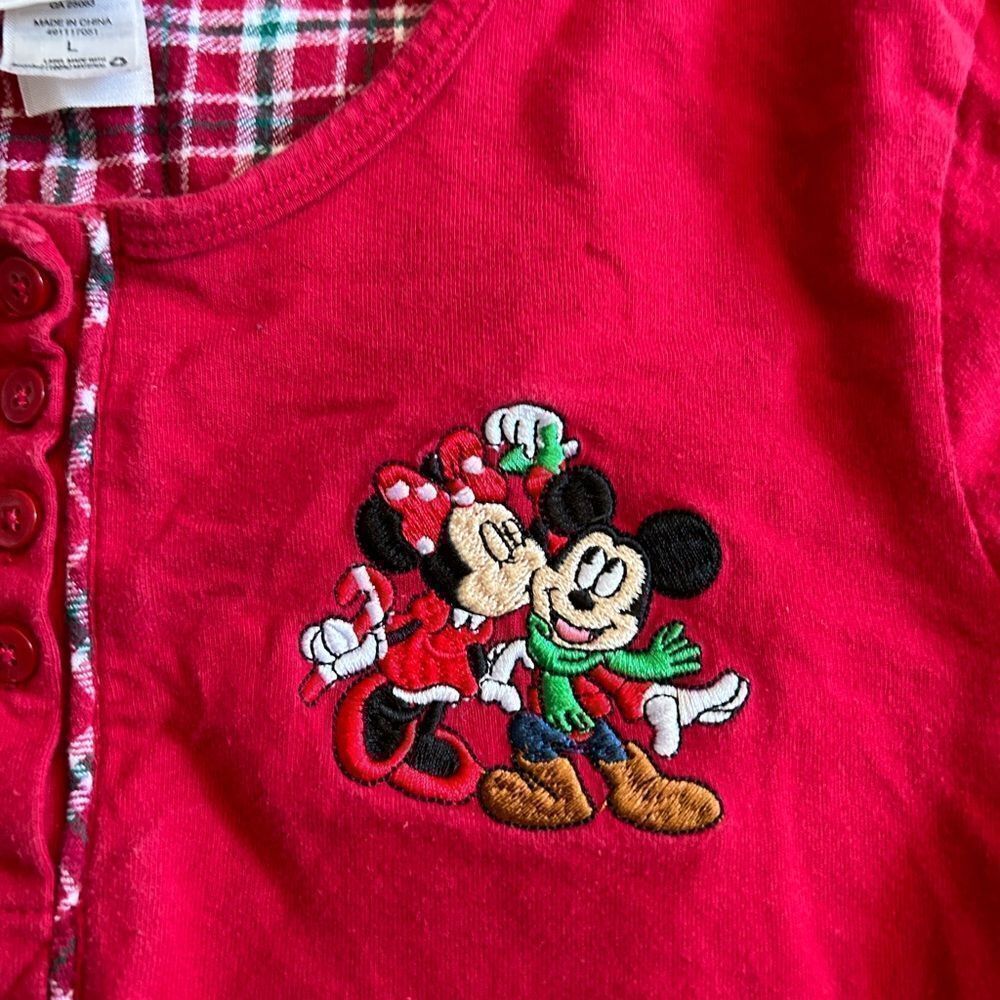 Disney Store Mickey and Minnie Kissing Pajama Shirt - Picture 3 of 3